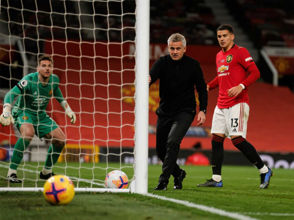 曼联角球防守成致命弱点!阿莫林10战5败困境待解 曼联角球防守成致命弱点!阿莫林10战5败困境待解